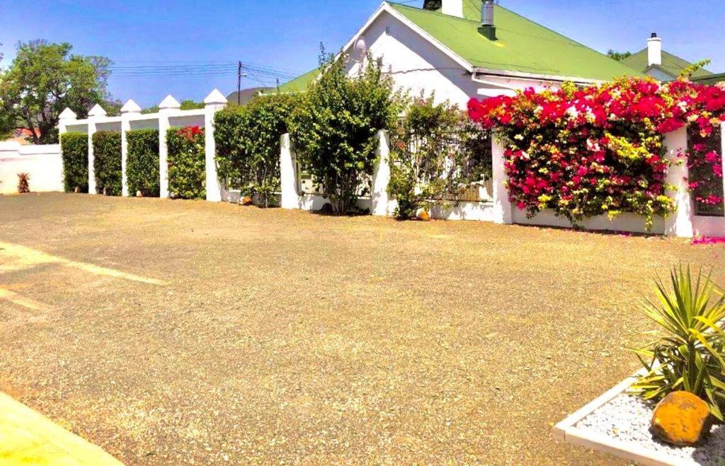 De Graaff Manor Hotel Bagian luar foto